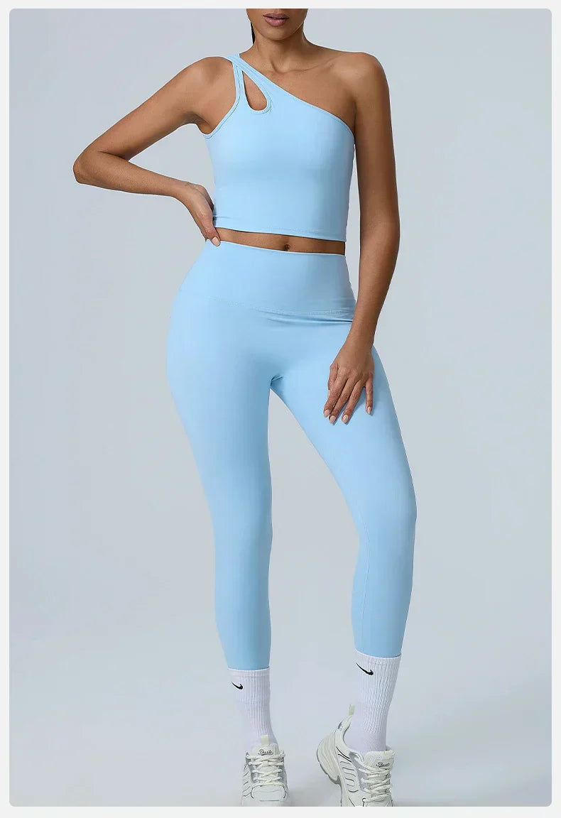 חליפת ספורט דגם - מאי